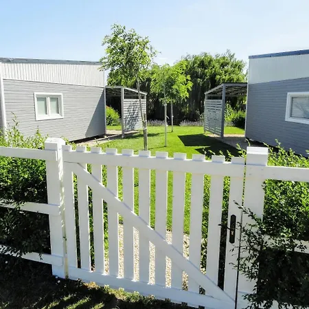 Tiny Glamping Houses Holiday home