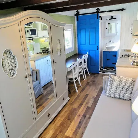 Tiny Glamping Houses Ercsi